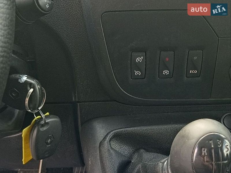 Вантажний фургон Renault Master 2015 в Бартатові