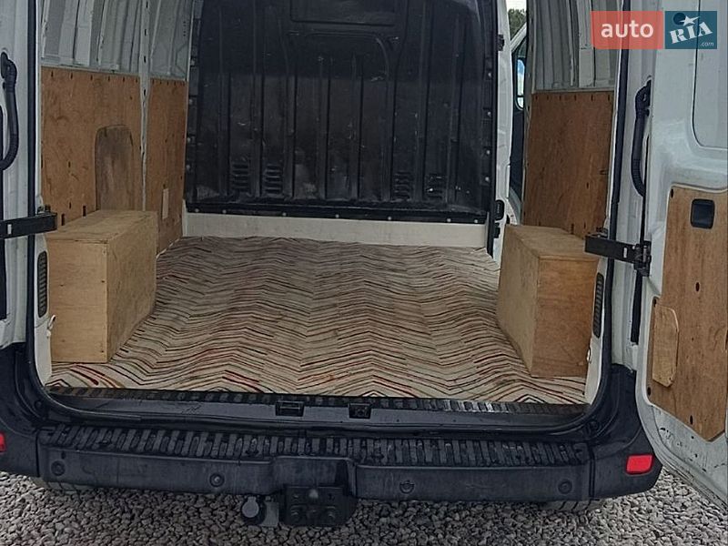 Вантажний фургон Renault Master 2015 в Бартатові