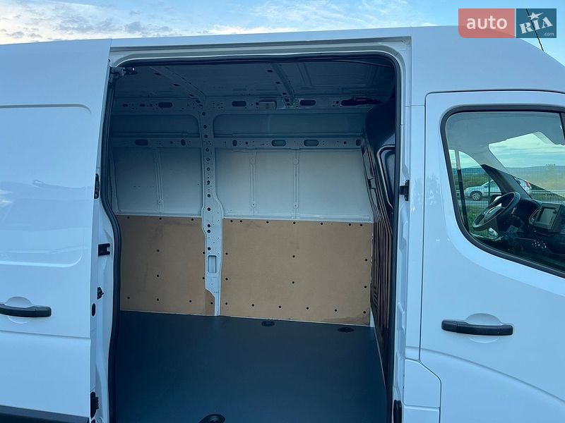 Вантажний фургон Renault Master 2023 в Дубні