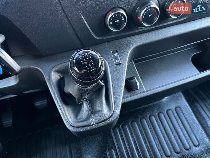 Вантажний фургон Renault Master 2023 в Дубні