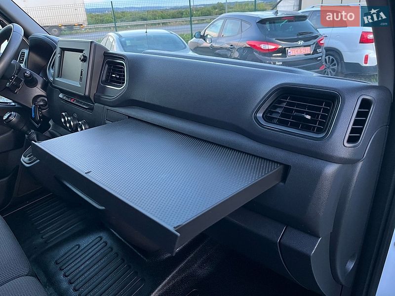 Вантажний фургон Renault Master 2023 в Дубні