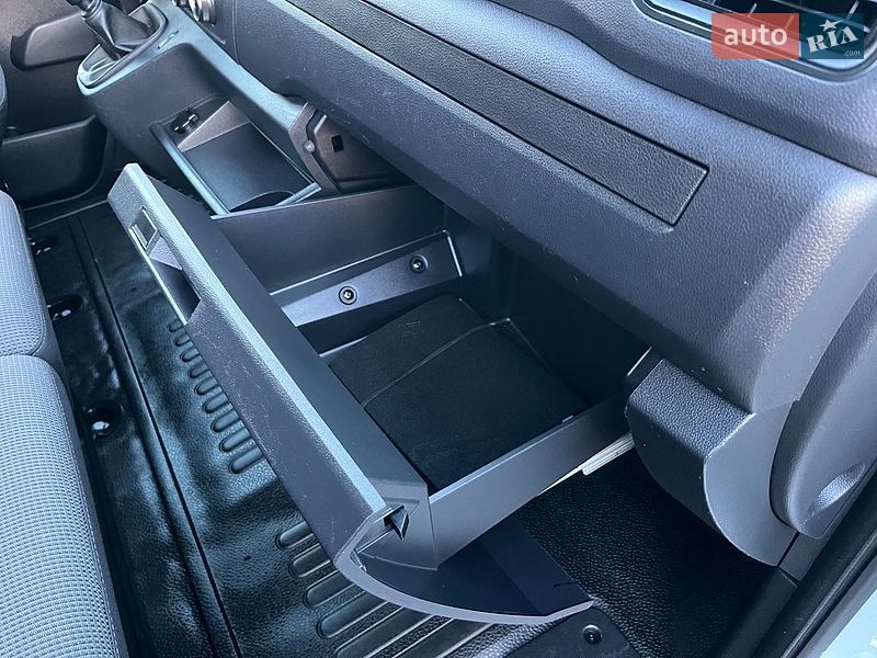 Вантажний фургон Renault Master 2023 в Дубні
