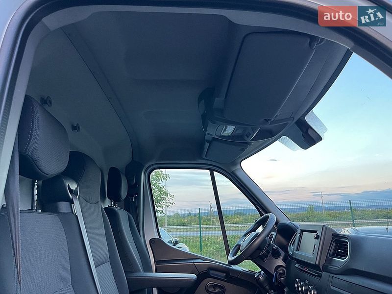 Вантажний фургон Renault Master 2023 в Дубні