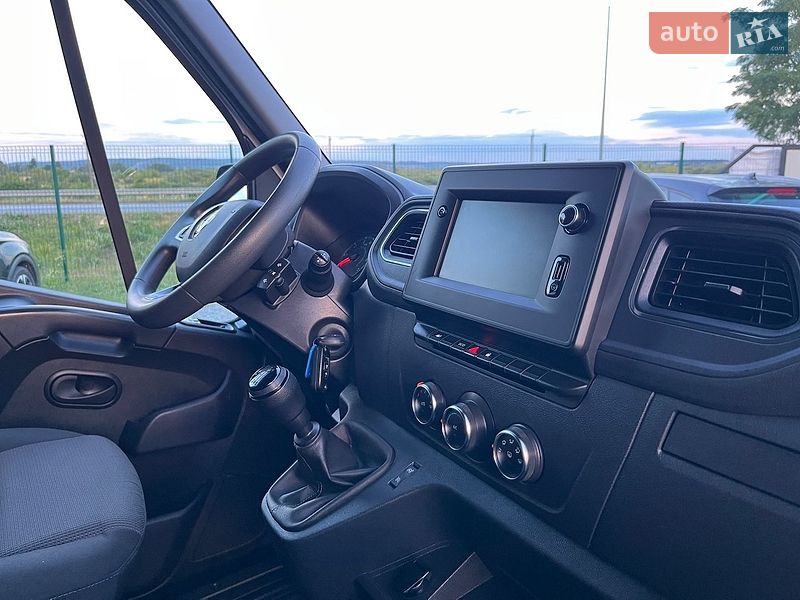 Вантажний фургон Renault Master 2023 в Дубні
