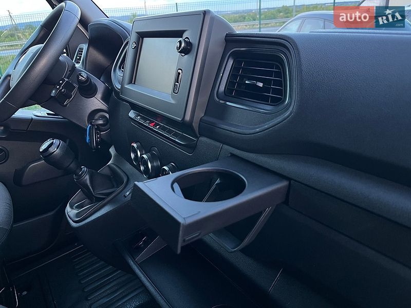 Вантажний фургон Renault Master 2023 в Дубні