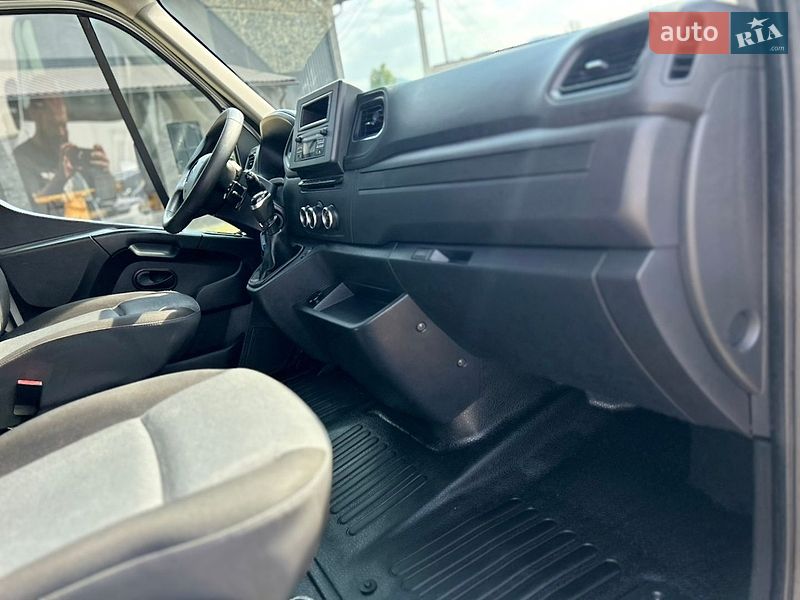 Тентованый Renault Master 2021 в Хусте