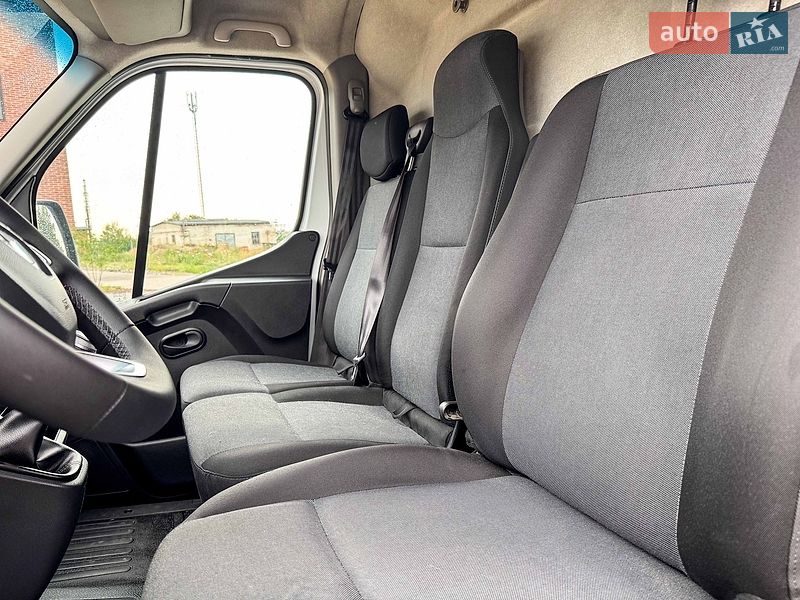 Вантажний фургон Renault Master 2021 в Рівному