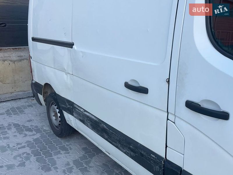 Грузовой фургон Renault Master 2016 в Львове