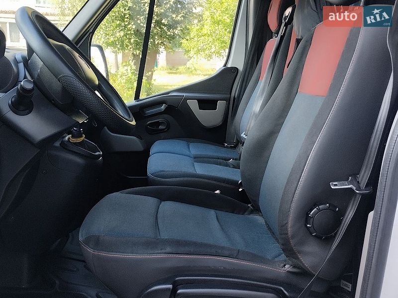 Вантажний фургон Renault Master 2014 в Звягелі