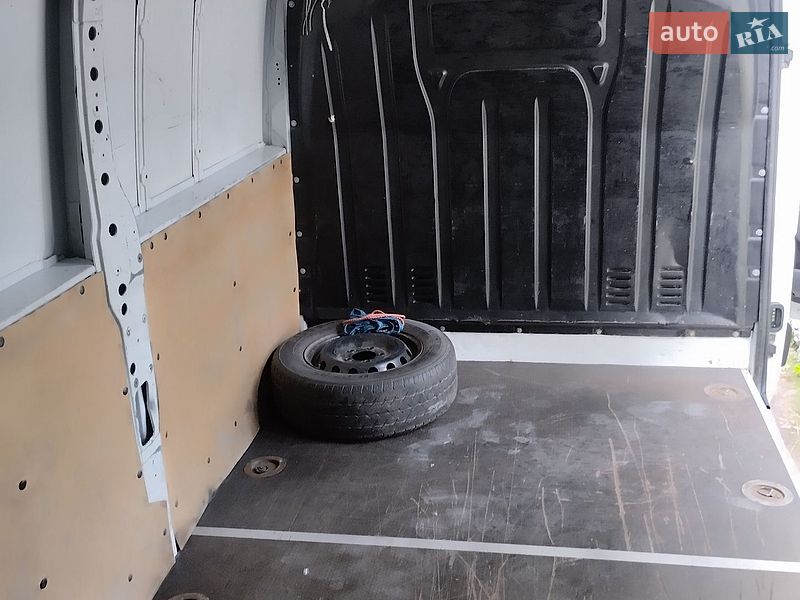 Вантажний фургон Renault Master 2014 в Звягелі