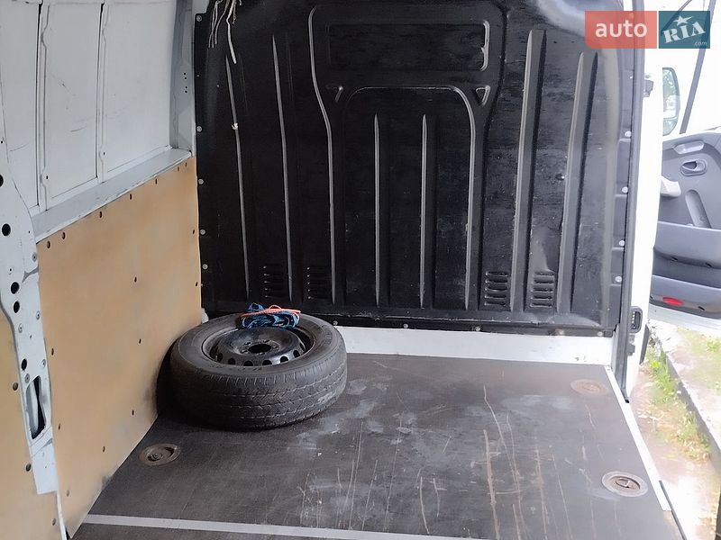Вантажний фургон Renault Master 2014 в Звягелі