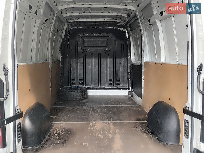 Вантажний фургон Renault Master 2014 в Звягелі