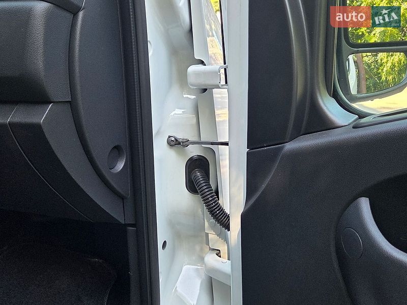 Вантажний фургон Renault Master 2021 в Дніпрі