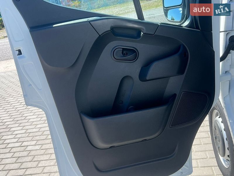 Вантажний фургон Renault Master 2022 в Лопатині