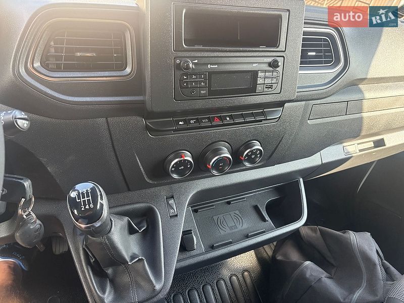 Вантажний фургон Renault Master 2020 в Нововолинську