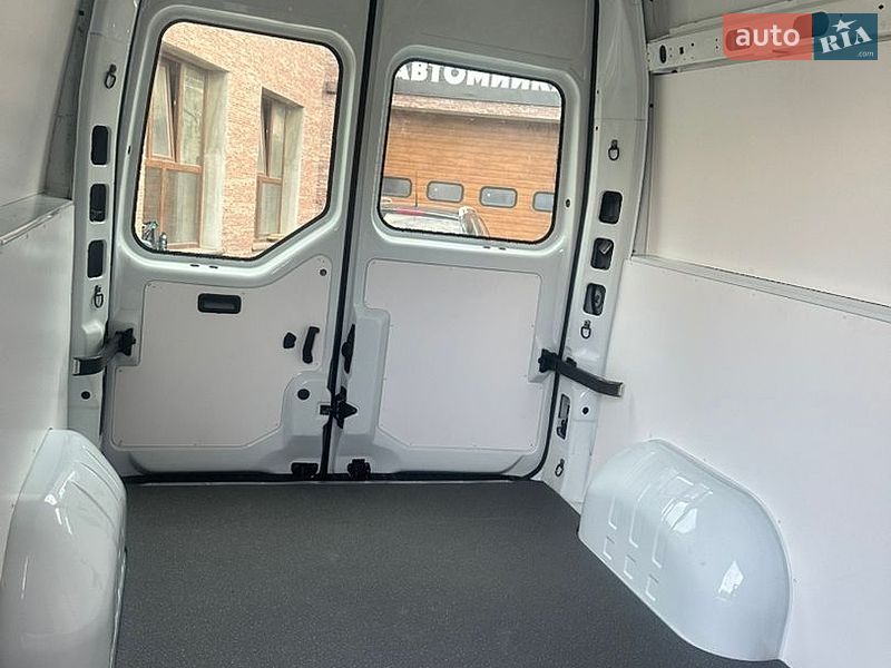 Грузовой фургон Renault Master 2017 в Ровно