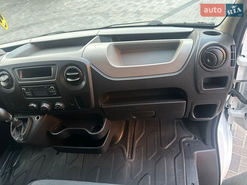 Грузовой фургон Renault Master 2017 в Ровно