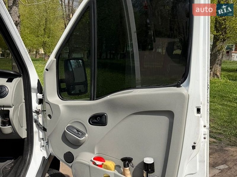 Эвакуатор Renault Master 2007 в Львове фото 17 Эвакуатор Renault Master 2007 в Львове