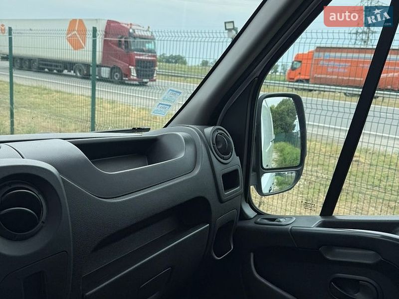 Вантажний фургон Renault Master 2019 в Дніпрі