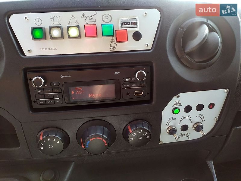 Автовышка Renault Master 2016 в Ровно