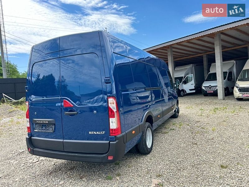 Вантажний фургон Renault Master 2016 в Хусті