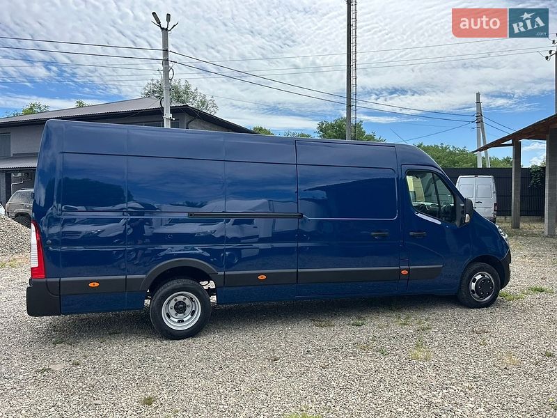 Вантажний фургон Renault Master 2016 в Хусті