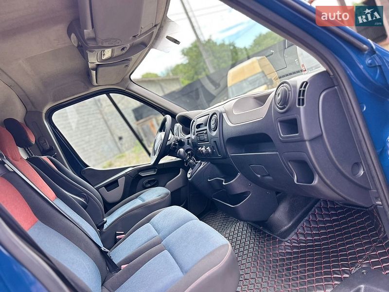 Вантажний фургон Renault Master 2016 в Хусті