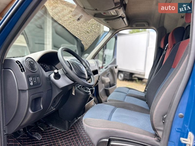 Вантажний фургон Renault Master 2016 в Хусті