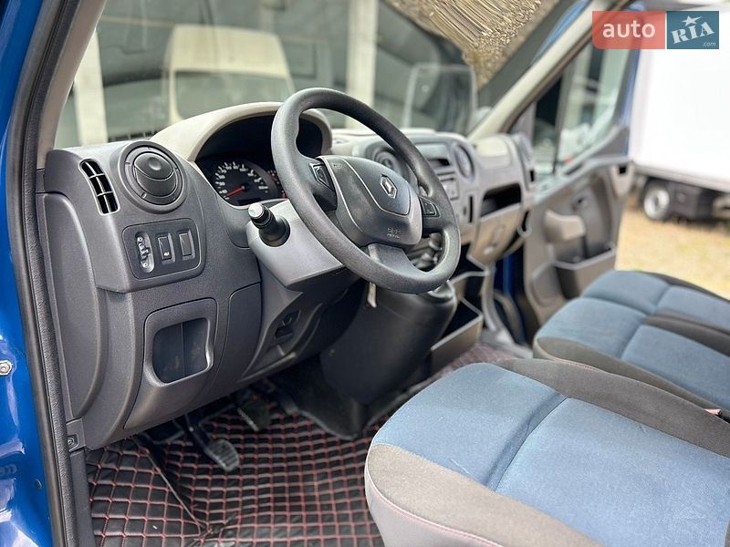 Вантажний фургон Renault Master 2016 в Хусті