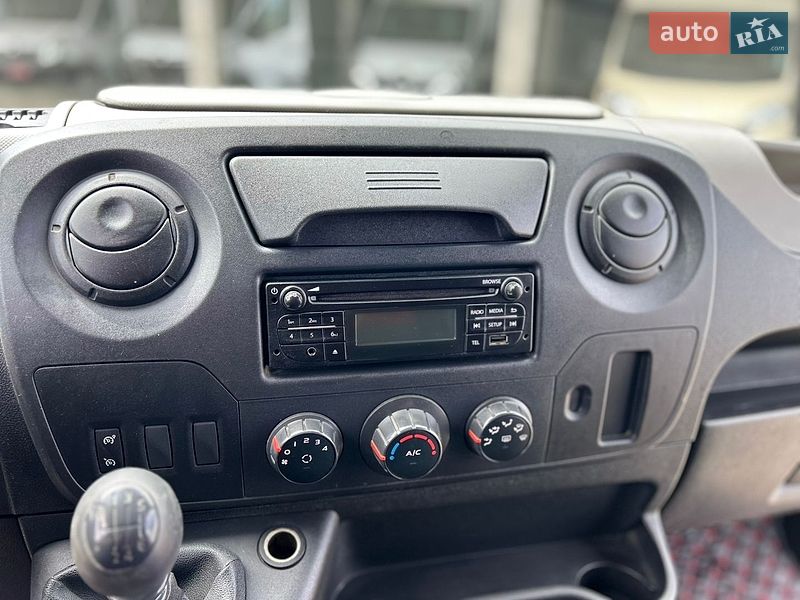 Вантажний фургон Renault Master 2016 в Хусті