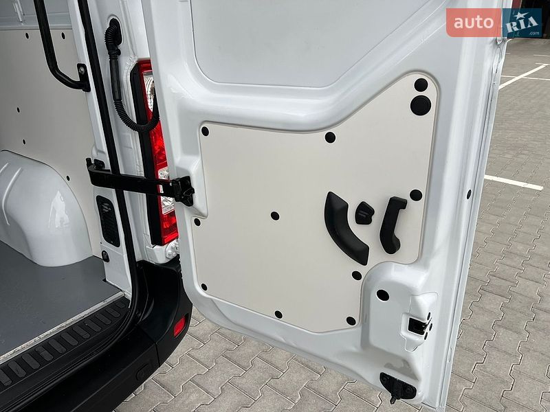 Микроавтобус грузовой (до 3,5т) Renault Master 2022 в Дубно