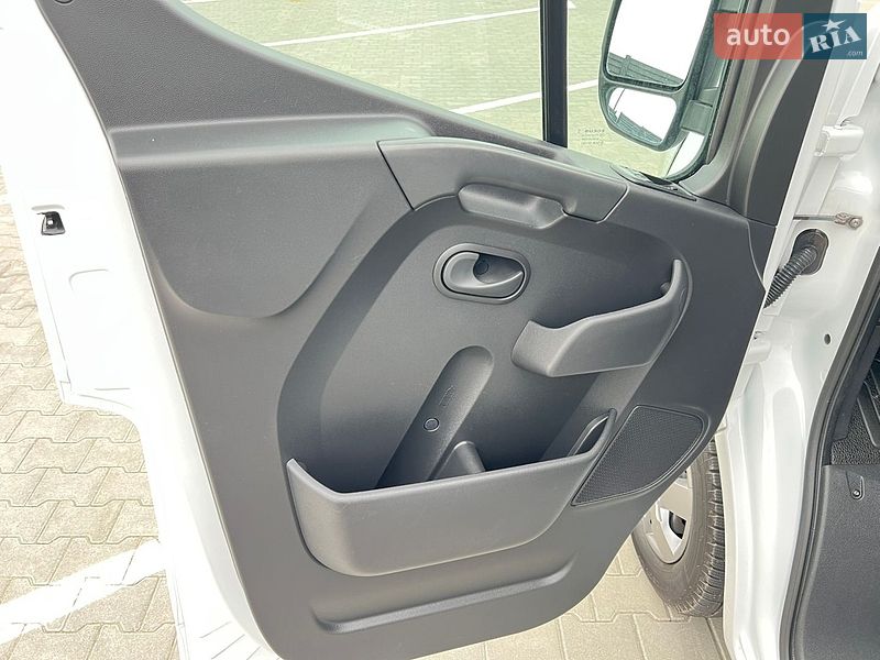 Микроавтобус грузовой (до 3,5т) Renault Master 2022 в Дубно