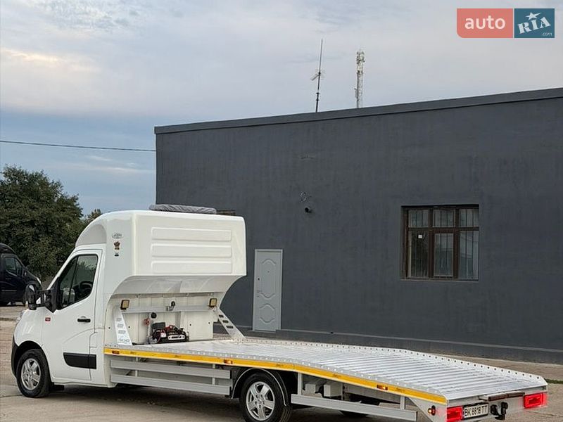 Евакуатор Renault Master 2017 в Рівному