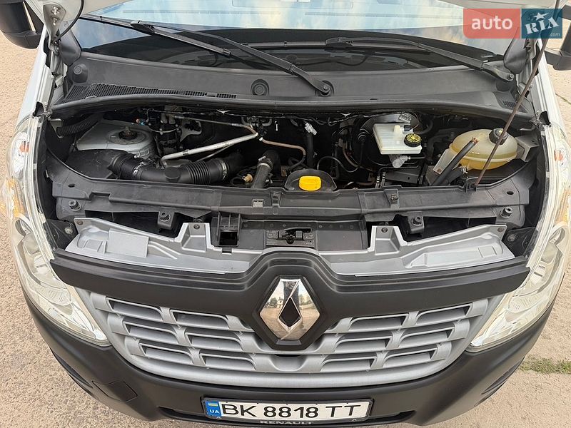 Евакуатор Renault Master 2017 в Рівному
