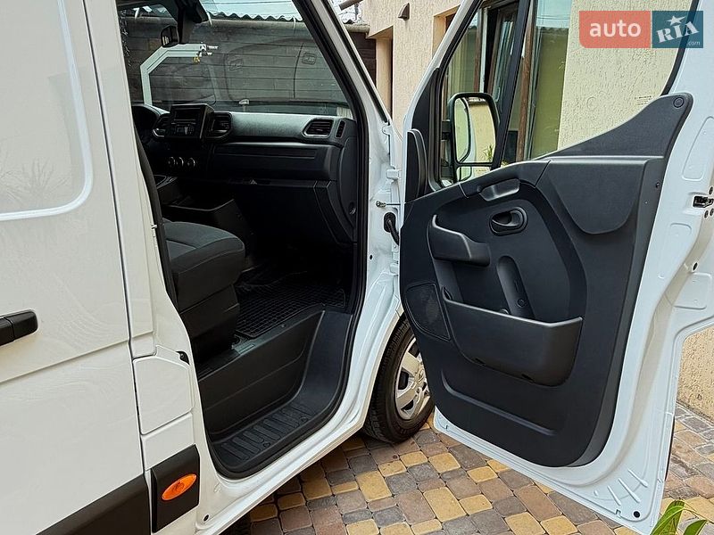 Вантажний фургон Renault Master 2022 в Києві