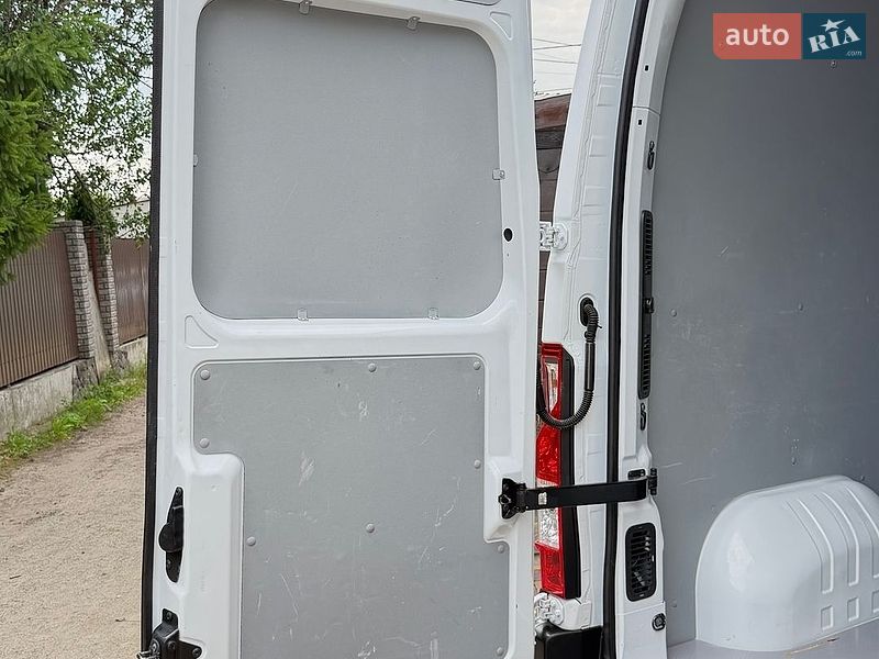 Вантажний фургон Renault Master 2022 в Києві
