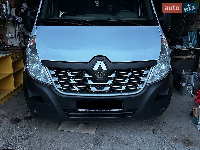 Вантажний фургон Renault Master 2016 в Могилів-Подільському