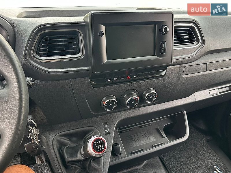 Грузовой фургон Renault Master 2022 в Львове