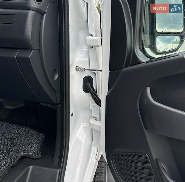 Грузовой фургон Renault Master 2022 в Львове