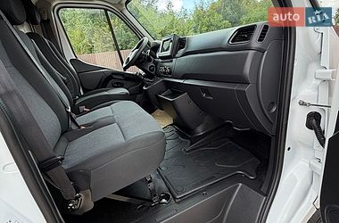 Вантажний фургон Renault Master 2023 в Млиніві