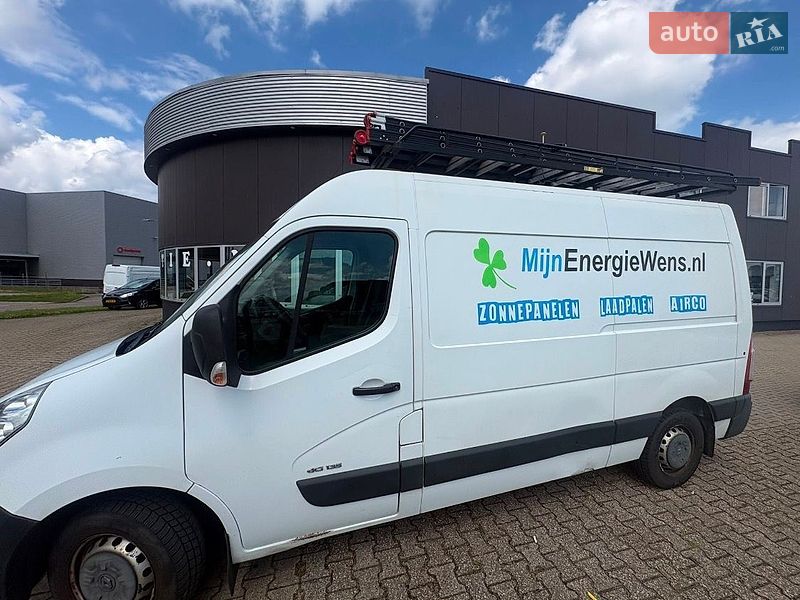 Вантажний фургон Renault Master 2015 в Луцьку