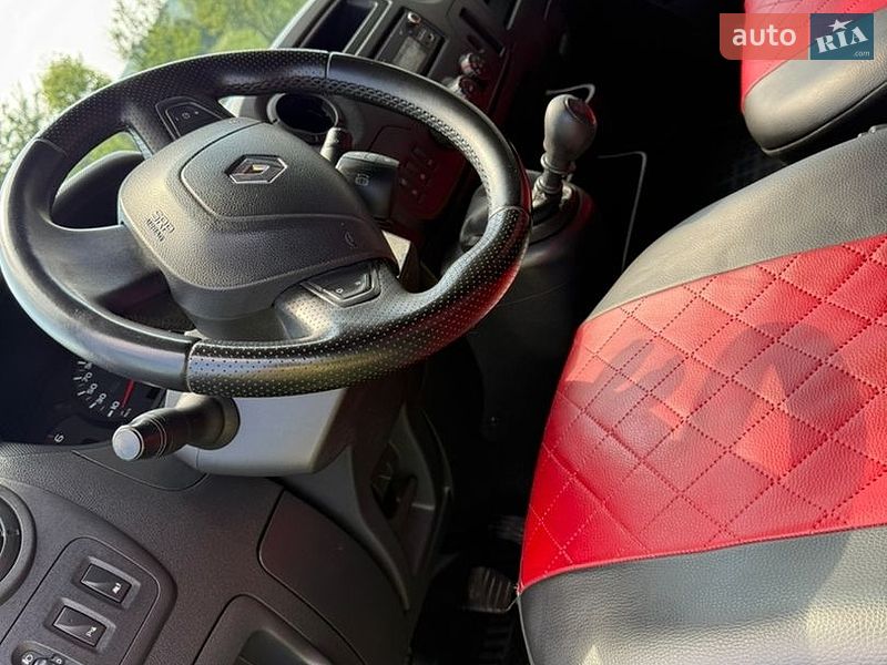 Грузовой фургон Renault Master 2018 в Косове