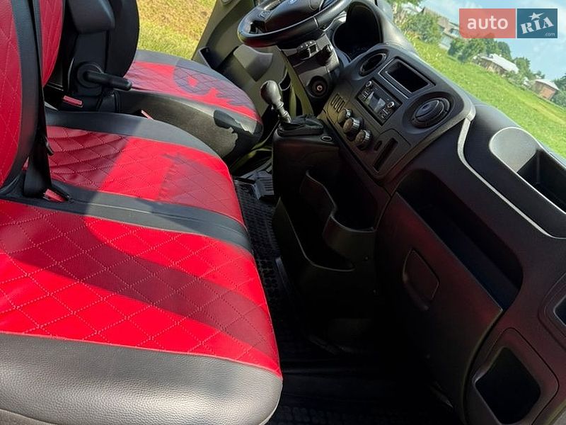 Грузовой фургон Renault Master 2018 в Косове