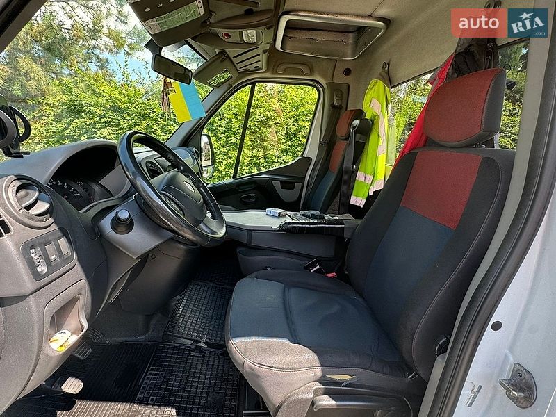 Автовоз Renault Master 2015 в Коломые