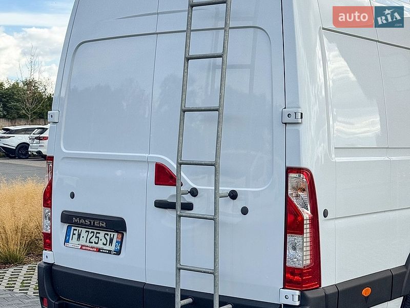 Вантажний фургон Renault Master 2021 в Рівному