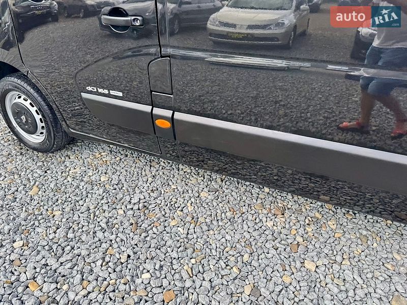 Грузовой фургон Renault Master 2016 в Черновцах