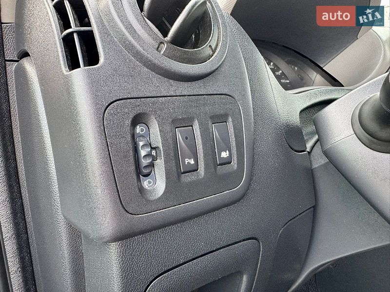 Грузовой фургон Renault Master 2016 в Черновцах