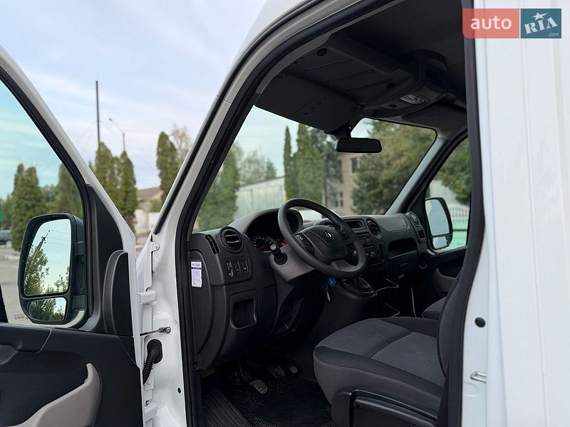 Вантажний фургон Renault Master 2017 в Дубні