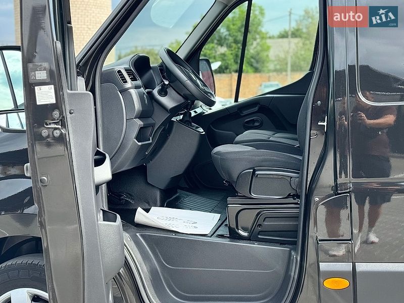 Вантажний фургон Renault Master 2023 в Дубні