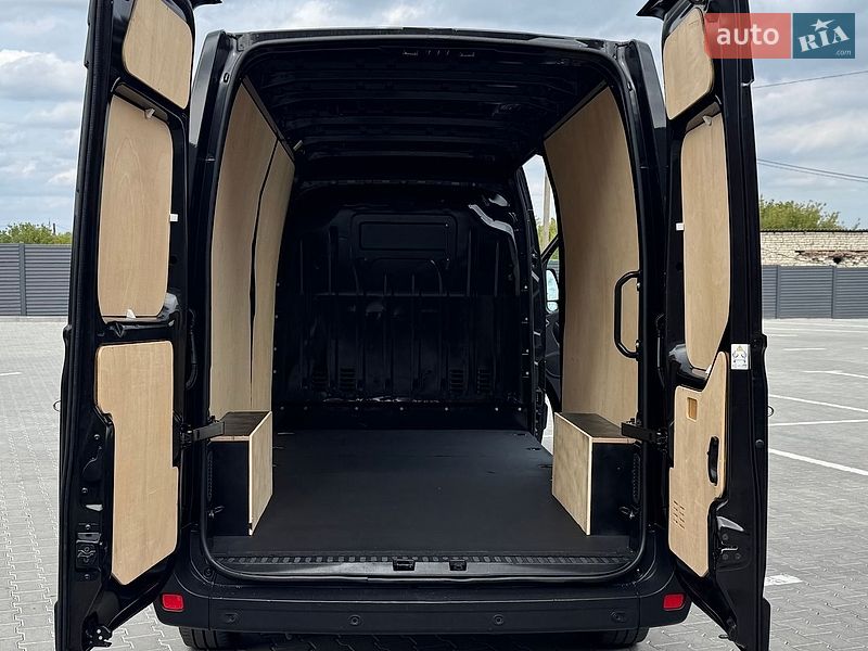 Вантажний фургон Renault Master 2023 в Дубні